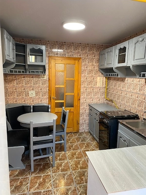 De închiriat - apartament 3 camere in centru - imagine 2