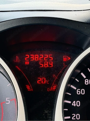 vand nissan juke 2011