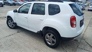 Dacia duster 1.5 dci 110 cai 6 trepte euro 5 Prestige ,aer,jante,cd ,202.000km Import Germania - imagine 6