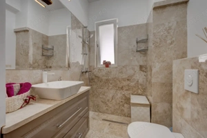 CAROL - EPISCOP CHESARIE, APARTAMENT 250 MP TOTAL, CURTE 250 MP! - imagine 12
