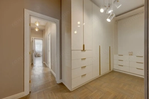 CAROL - EPISCOP CHESARIE, APARTAMENT 250 MP TOTAL, CURTE 250 MP! - imagine 6