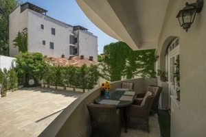 CAROL - EPISCOP CHESARIE, APARTAMENT 250 MP TOTAL, CURTE 250 MP! - imagine 16