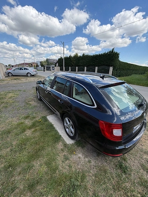  SKODA SUPERB 2 din 2012  ,1,6 TDI GREENLINE ,model deosebit cu dotări ,piele crem - imagine 2