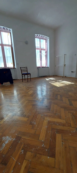 Clădire istorica, Maria, 5 min de Catedrala  - imagine 3