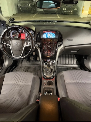 Opel Astra J Sports Tourer - imagine 4