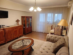 Apartament 3 camere decomandat | Bloc cărămidă 1990 | Zona Nicolae Iorga