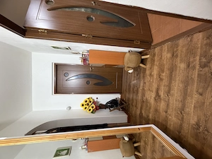Vand apartament cu 3 camere in Onesti