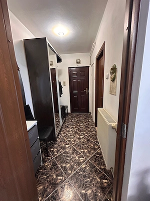Vând apartament semidecomandat 2 camere