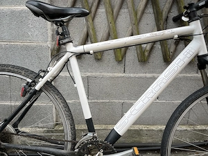 Vand 2 biciclete, una de adult, dotare Deore XT, si una de copil, BMC, roti 24, cumparata de noua