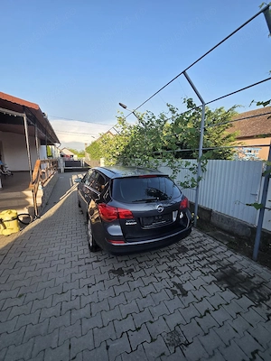 Opel Astra Sports Tourer  - imagine 2