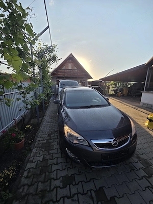 Opel Astra Sports Tourer  - imagine 3