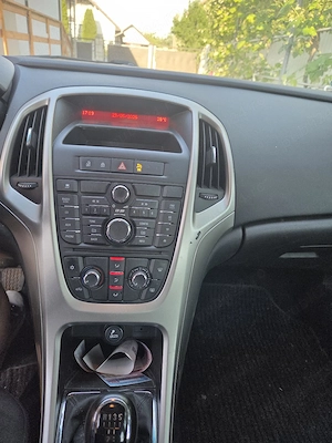 Opel Astra Sports Tourer  - imagine 8