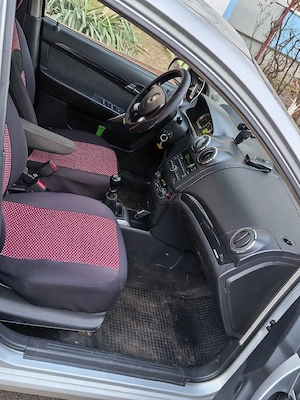 Vând Chevrolet Aveo 1,4 benzina an 2010,funcțional,5000 lei  - imagine 5