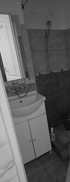 inchiriez garsoniera - imagine 5