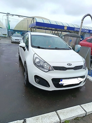 De vinzare KIA RIO AN 2012