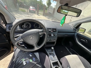 mercedes A180 - imagine 3