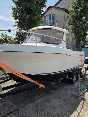 Barca cabinata Quicksilver 640