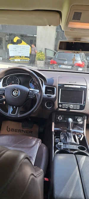 Volkswagen Touareg R-Line - imagine 2
