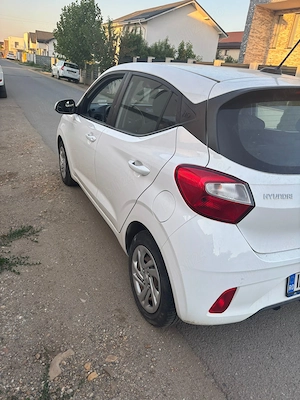 De vanzare Hyundai i10, an 2021, motorizare 1.2 MPI 84 CP, cutie automata AMT cu 5 trepte - imagine 3