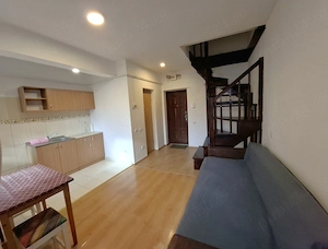 Brasov zona garii - Lacramioarelor, living + 2 camere, 54mp,  etaj 5, scara interioara. 81.000 EUR - imagine 2