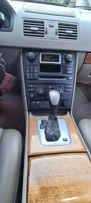 Volvo XC90 D5 AWD 7 locuri, Automat, Legendar, Siguranță maximă! - imagine 9