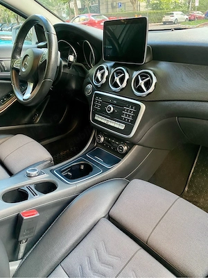 vand Mercedes GLA 220 Facelift 2017 - imagine 8