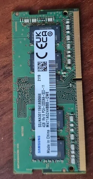 Buna ziua! Vând memorie ram laptop 4 gb ddr4 , pc 3200. Pret 59 lei, negociabil.