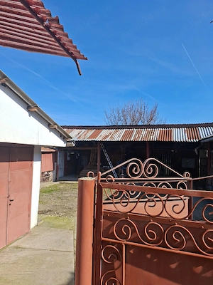 Casă de vânzare în Saravale, județul Timiș   teren 1700 mp - imagine 4