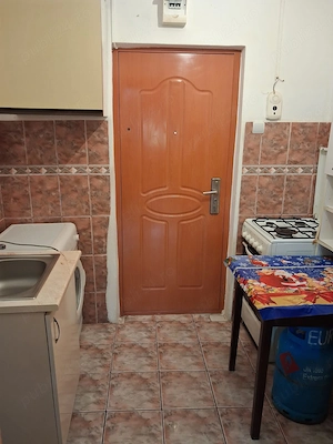 Pf.Inchiriez garsoniera in Oradea , (Rogerius) str.Uzinelor,nr.4 - imagine 3