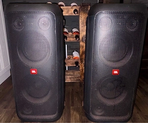 Boxe Jbl Party Box 200  se vand impreuna sau separat. 240W Rms 480w Rms ambel sunet puternic si clar