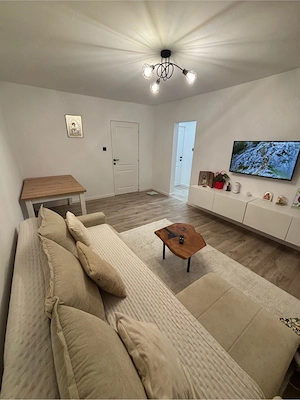 Schimb apartament 3 camere cu casă