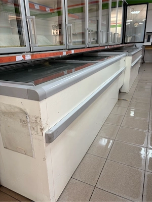 Vitrină congelare motor extern