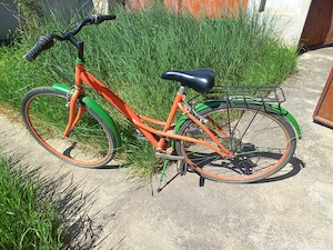 Vand bicicleta pt adulti cu roti mari de 28