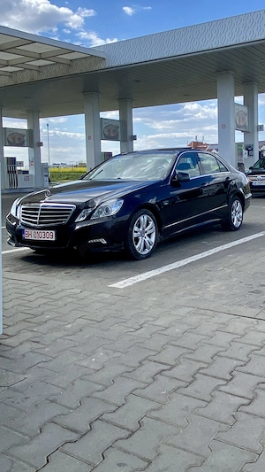 Mercedes e 220 cdi 170 cp automat avantgarde  panoramic rar efectuat 