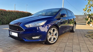 Ford Focus 1,5 diesel 120 cp Navigatie Scaune si volan incalzite Senzori parcare Pilot automat Full