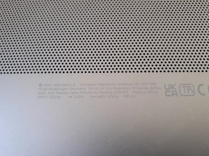 Laptop probook HP 450 G9  defect. Display bun