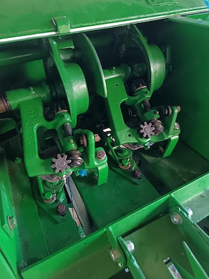 Balotiera Presa de balotat John Deere CB300 - imagine 4