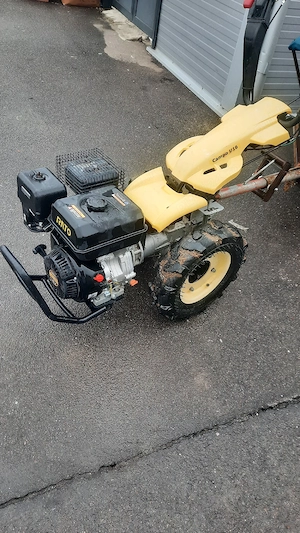 Vand motorcutor cu remorca