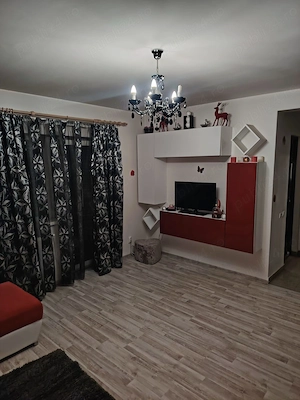 Închiriez apartament str. Stejarului Floresti - imagine 3