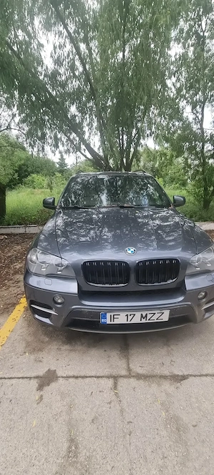 Vind  bmw x 5 intretinut foarte bine