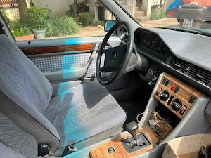Mercedes W124 din 1989 - imagine 4