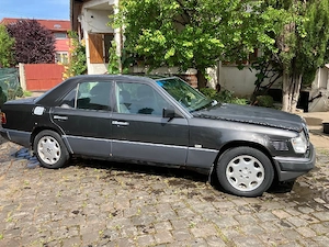 Mercedes W124 din 1989 - imagine 2