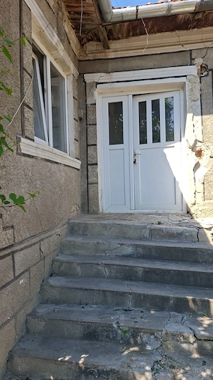 teren cu casa batraneasca de vanzare 1100 mp Comuna Vultureni sat Babutiu