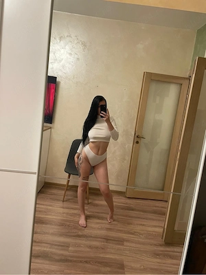 Antonia-24ani-Bruneta-100%reala 