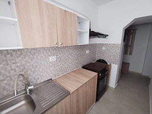 Vând apartament 2 camere | Parter | Schimb cu casă la țară, max. 20 km de Botoșani sau Suceava - imagine 9