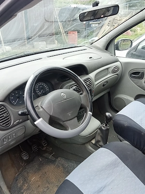 Dezmembrez(vind pentru piese) Renault Scenic - imagine 3