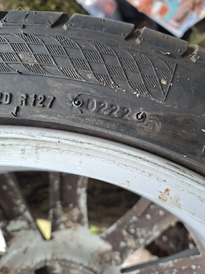 vand set de Roti Mazda 215.45.18.