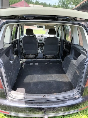 Vând VW Touran motor 1.9 TDI din 2008 culoare  negru - imagine 5