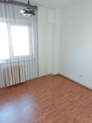 De vânzare apartament 3 camere - imagine 6