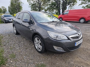 Opel Astra 2011 10 1.7cdti euro 5 - imagine 2